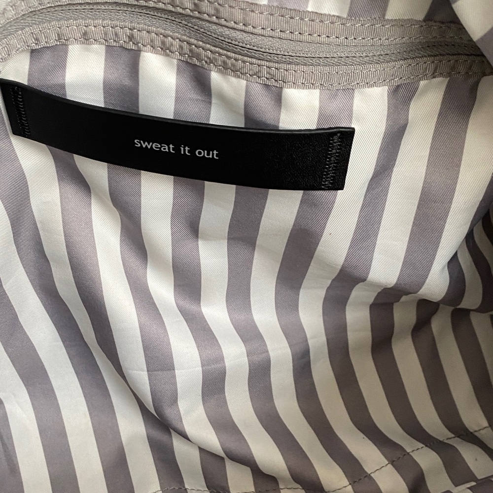 lululemon athletica Black Unisex Duffel Bag - Picture 11 of 16